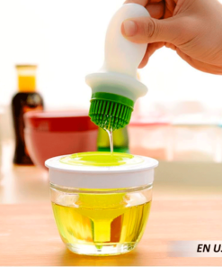 Botella dispensador con brocha de aceite